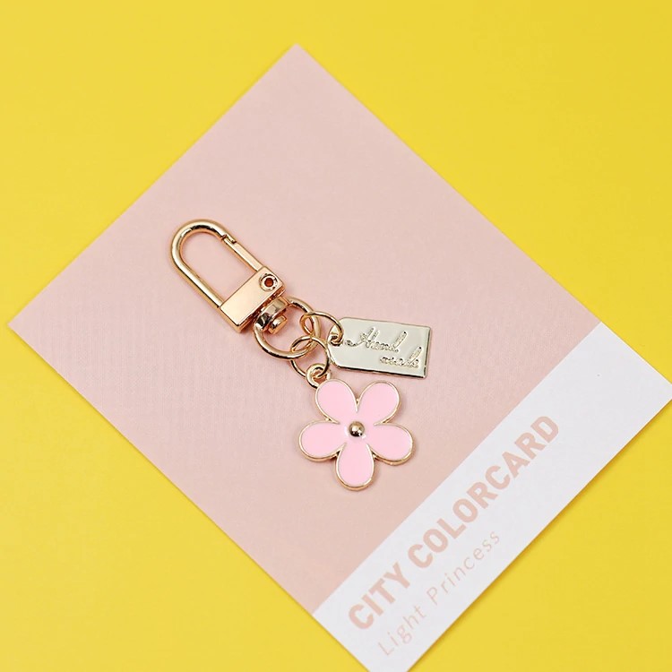 Cute Pink Daisy Design Keychains
